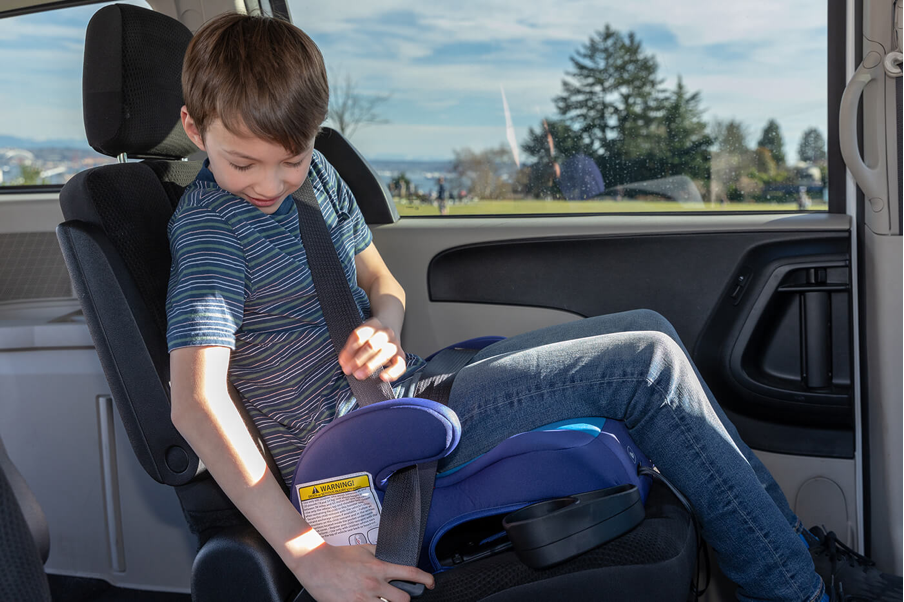 Car seat that outlet converts to a booster